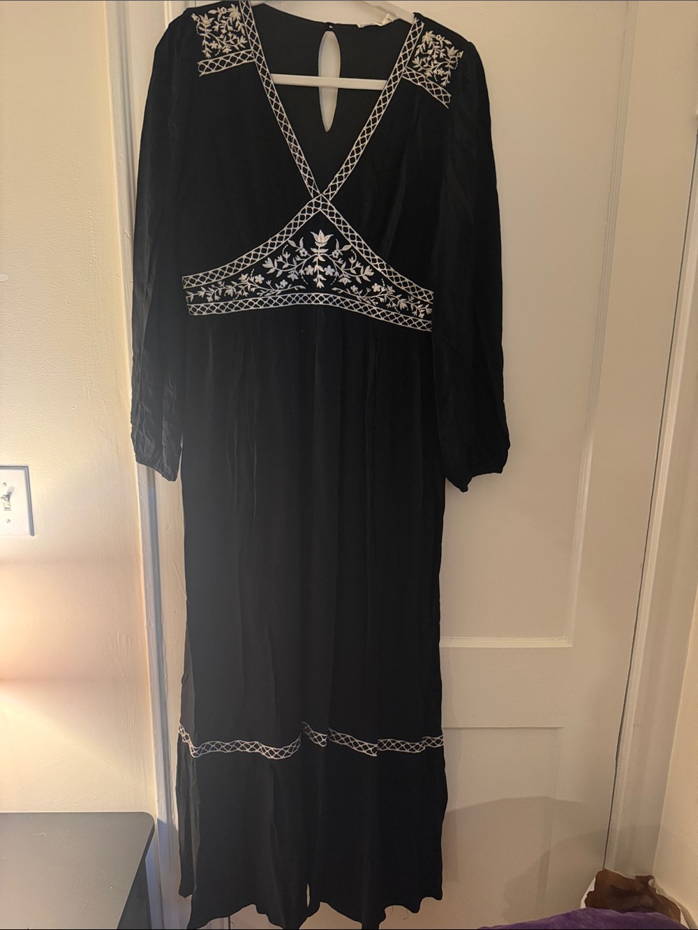 Black Embroidered V-Neck Long Sleeve Maxi Dress